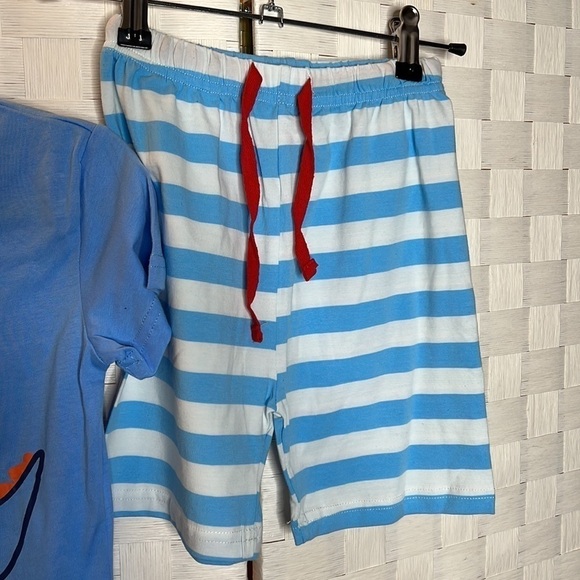 2-piece Little Boy Cartoon Dinosaur Tee and Stripe Pull-on Shorts Set  - Picture 4 of 4